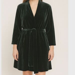 Zara Woman Green Velvet Wrap Dress Robe Style Long Sleeve Size M